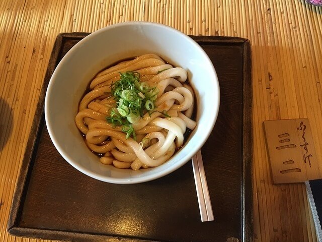 伊勢うどん おかげ横丁で食すのが定番です 初めてなら伊勢内宮へ参拝ついでが気軽でイイと思いますよ 伊勢うどんお買い得情報も ナゴログ 伊勢うどん おかげ横丁で食すのが定番です 初めてなら伊勢内宮へ参拝ついでが気軽でイイと思いますよ 伊勢うどんお買い得情報も ナゴログ